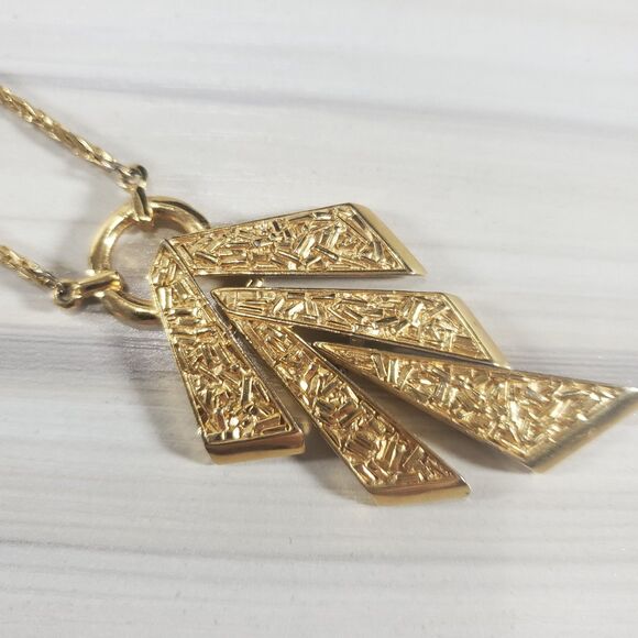 Crown Trifari Gold Tone Necklace Leaf Chevron Deco Feather Brutalist Abstract - Picture 12 of 12
